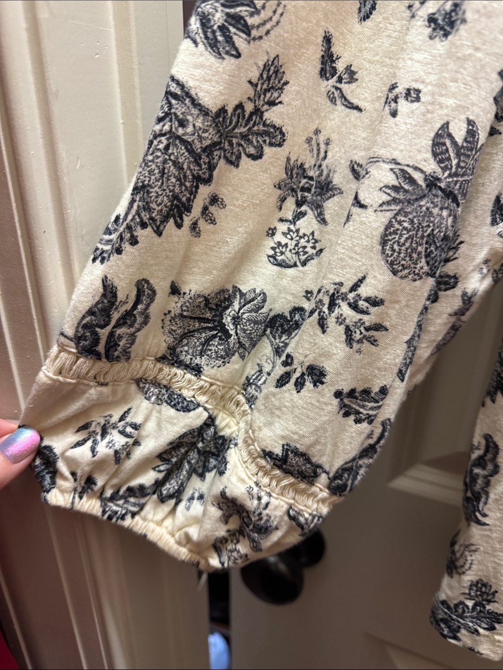 Wonderly Cream Blouse with Black Floral Print - Picture 7 of 10
